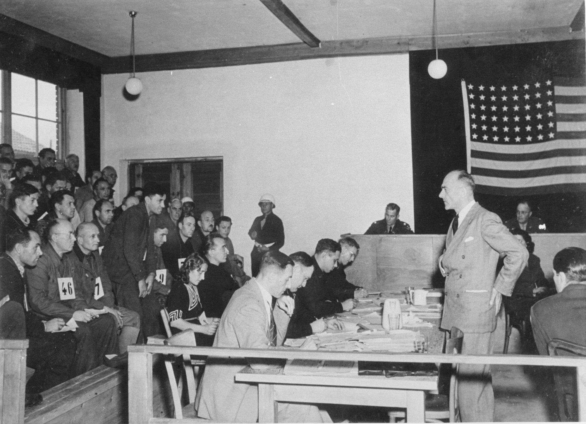 Carl Schrade als Zeuge während des Flossenbürg-Prozesses in Dachau