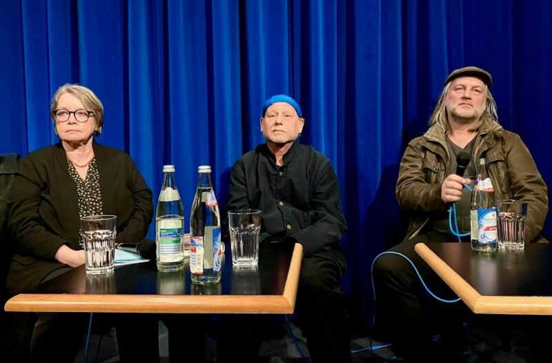 Filmgespräch im Filmhaus Nürnberg am 6. März 2023 zur Premiere des Films »Der Zeuge« mit Dr. Christa Schikorra, Bernd Michael Lade und Guntram Franke (v.l.n.r.)